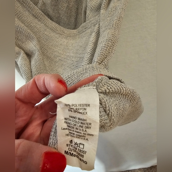 Mts Gray Wrap Front Top Women's Size Medium - Picture 6 of 8